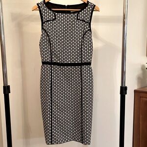 Laundry by Shelli Segal sheath dress